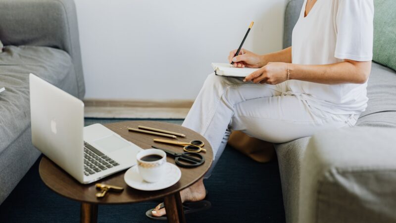 How to Start a Side Hustle: 12 Profitable Ideas for Women with Full-Time Jobs